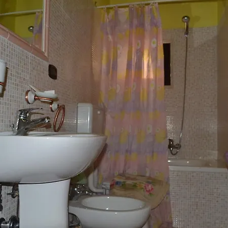 Konukevi Palais Josephine Trani