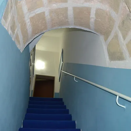 Palais Josephine בית הארחה